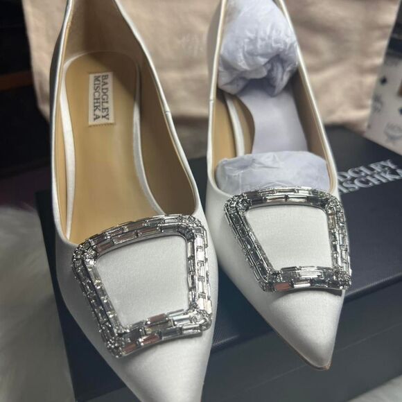 Badgley-Mischka Women's White and Silver Rhinestones Size 8 - Picture 5 of 7